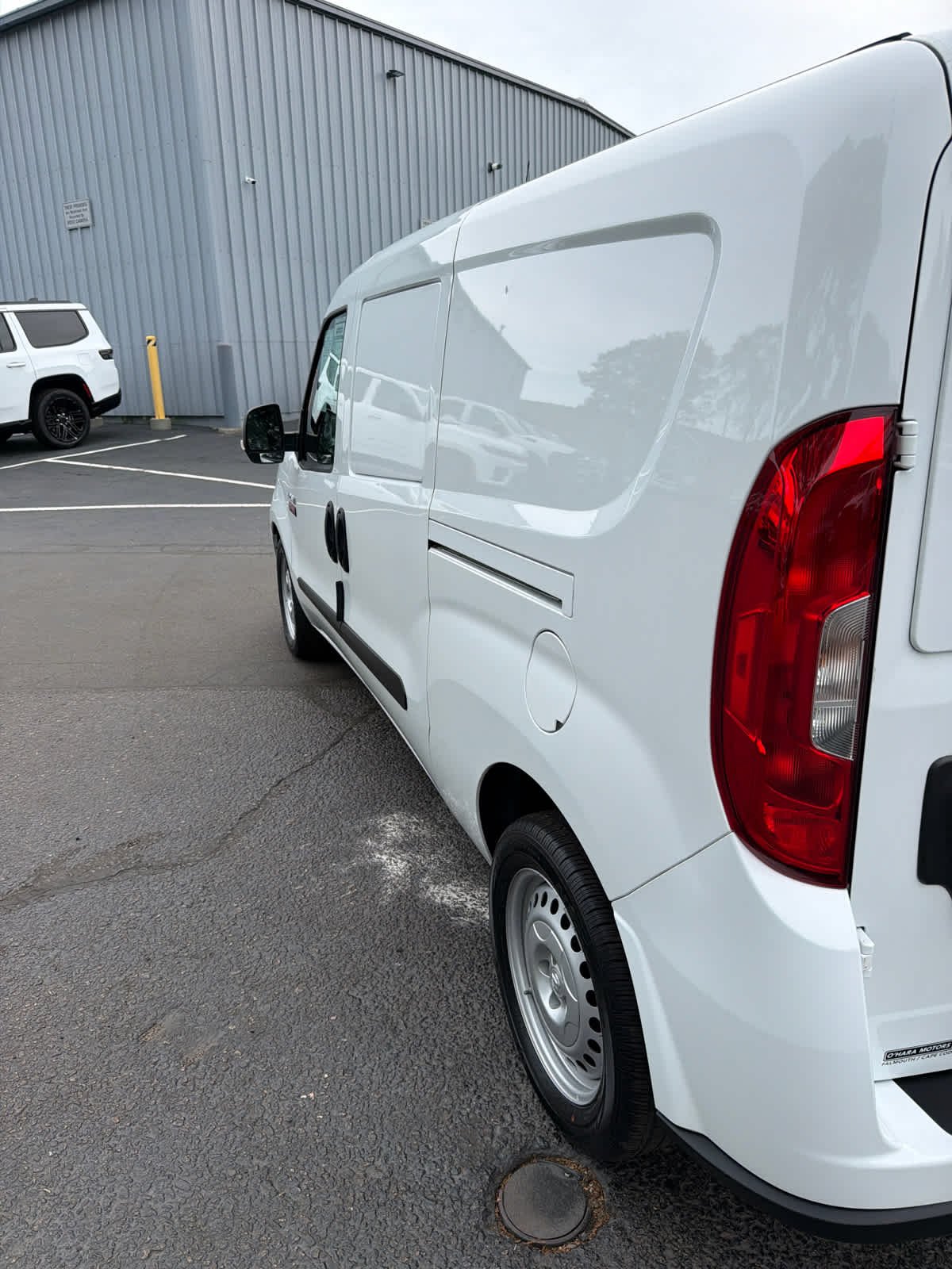 Used 2022 Bright White Ram Tradesman image 16
