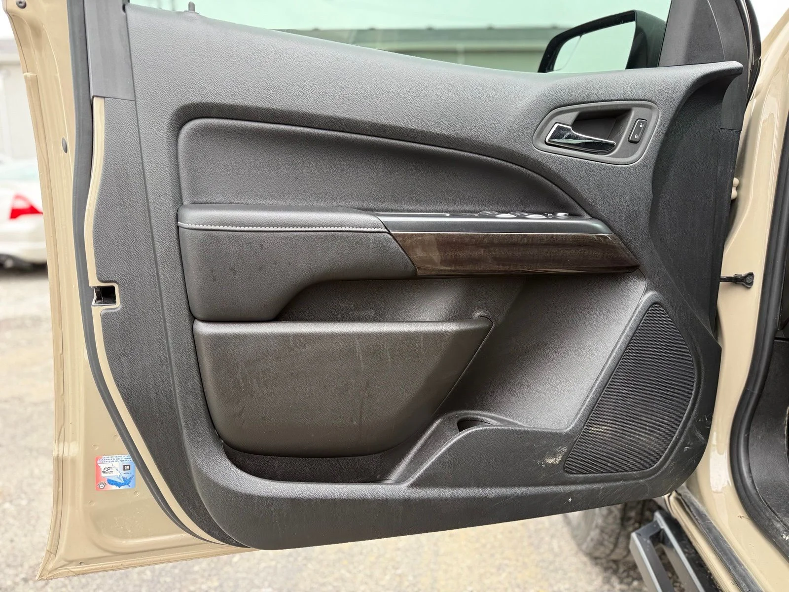 Used 2022 Beige GMC Elevation image 14