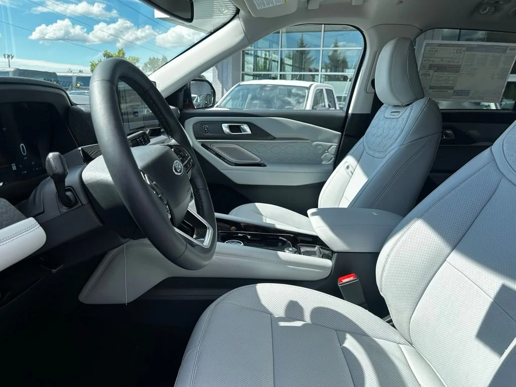 New 2026 Rapid Red Metallic Tinted Clearcoat Ford Platinum™ image 17