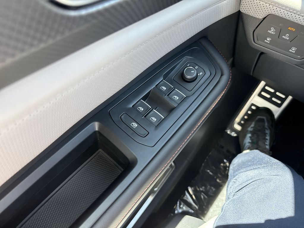 New 2026 Pure Gray Volkswagen 2.0T Peak Edition image 11