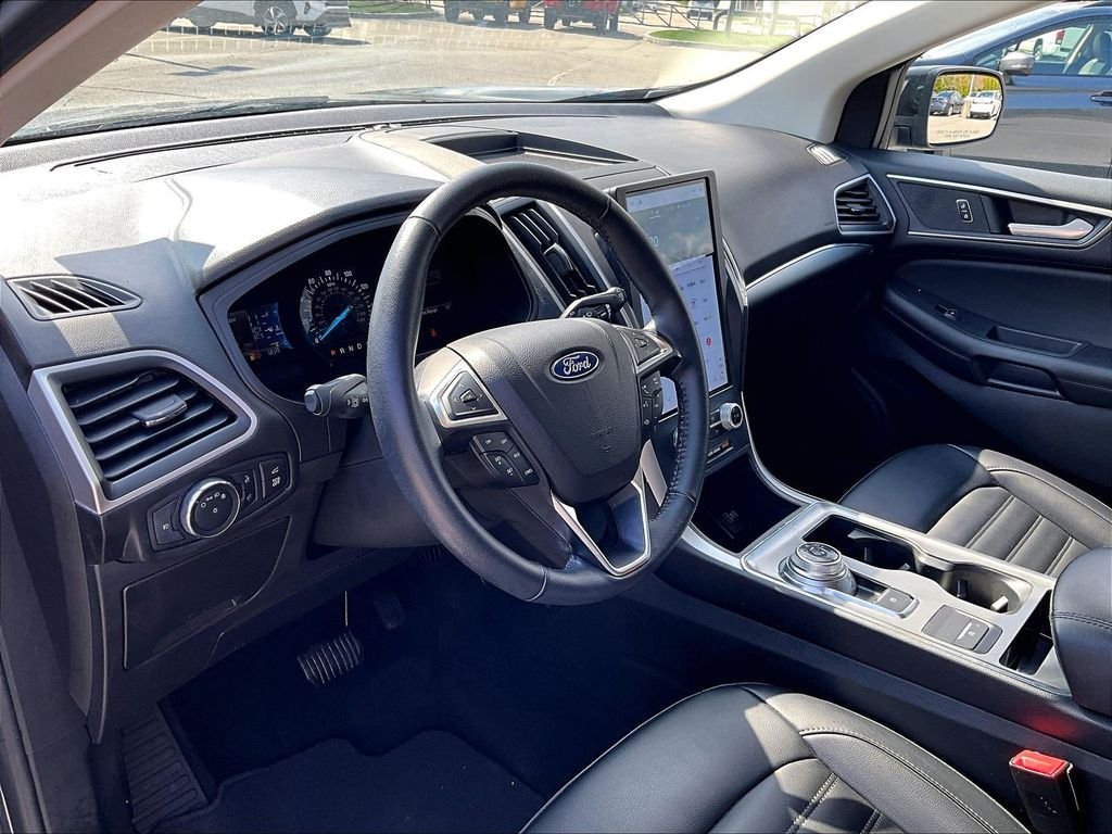 Used 2022 Green Ford SEL image 8