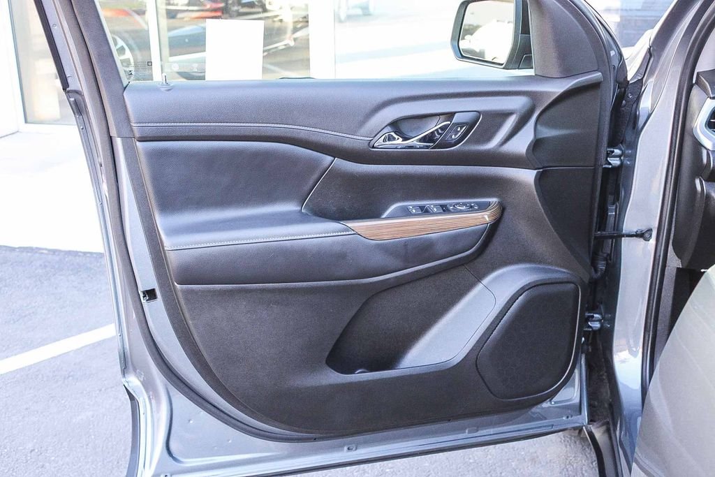 Used 2021 Gray GMC SLE image 23
