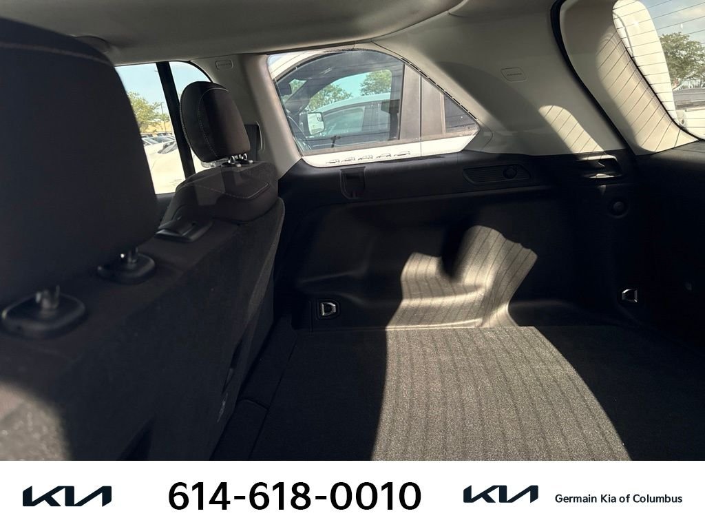 Used 2023 Black Jeep Laredo image 10