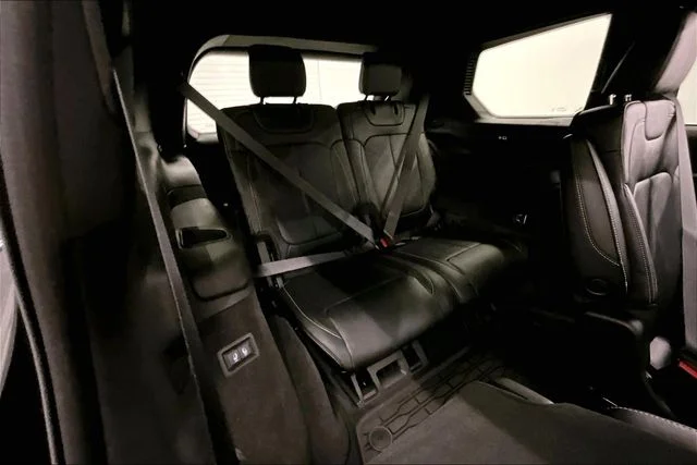 Used 2023 Diamond Black Crystal Pearlcoat Jeep Overland image 34