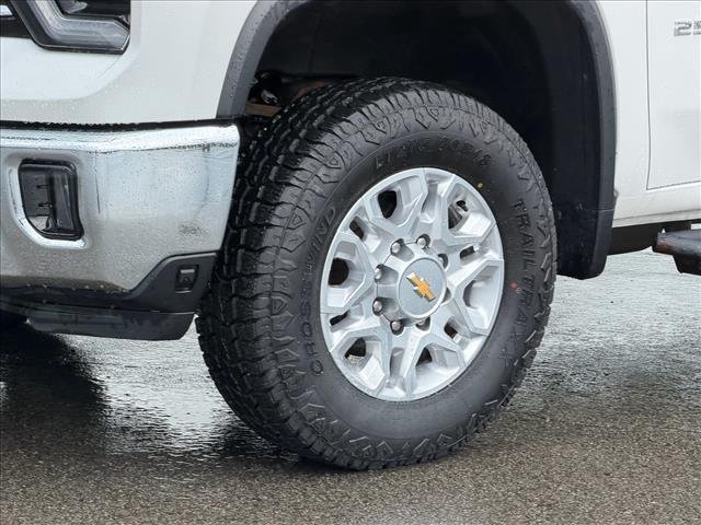 Used 2024 Iridescent Pearl Tricoat Chevrolet LTZ image 23