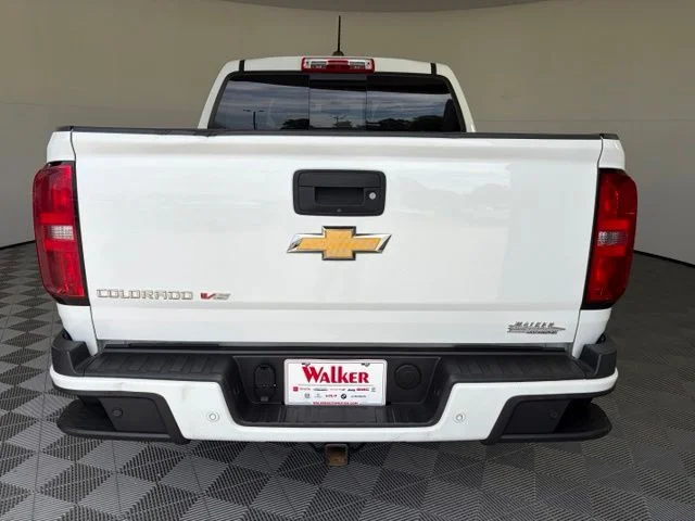 Used 2019 White Chevrolet Z71 image 7