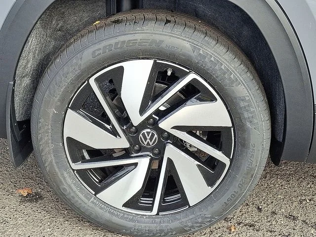 New 2026 Gray Volkswagen SE w/Technology image 5