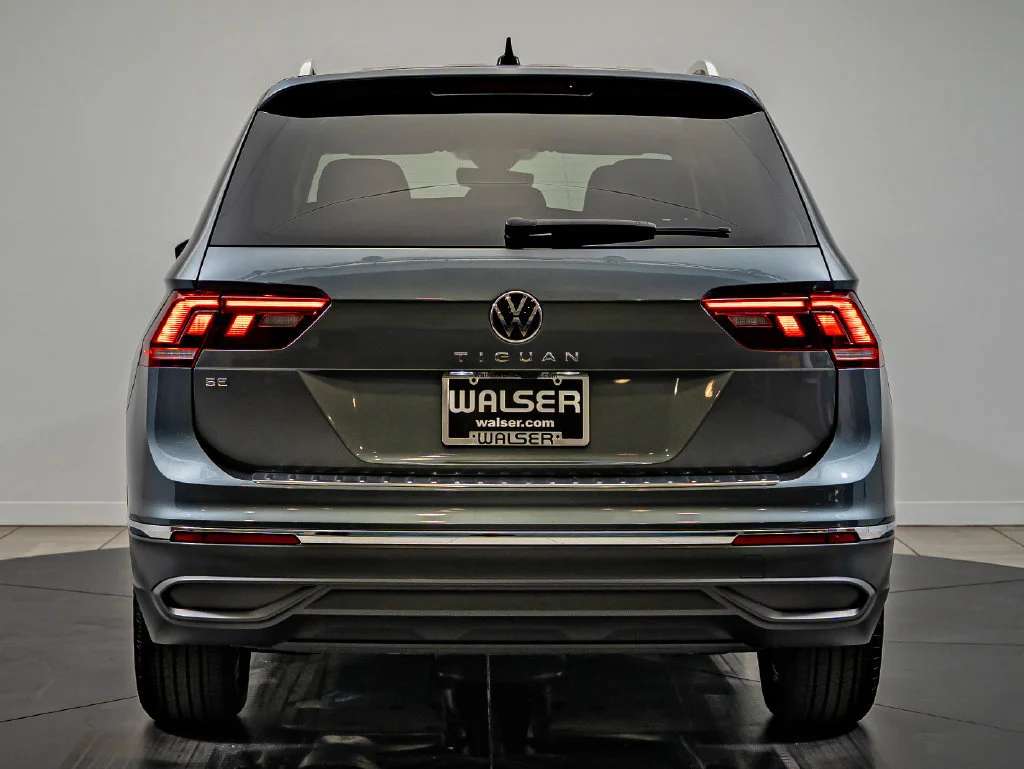 Used 2023 Platinum Gray Metallic Volkswagen 2.0T SE image 7
