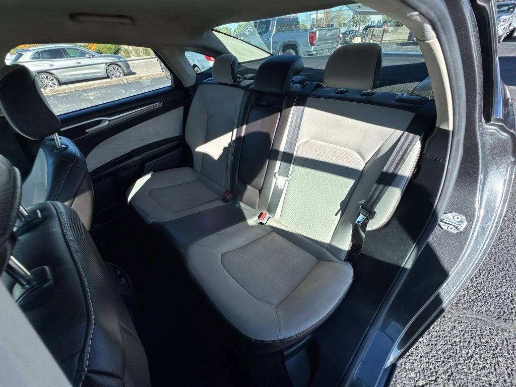 2020 Ford Fusion SE - Photo 15