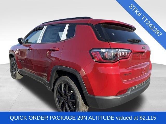New 2026 Red Hot Pearl-Coat Exterior Paint Jeep Latitude Altitude image 3
