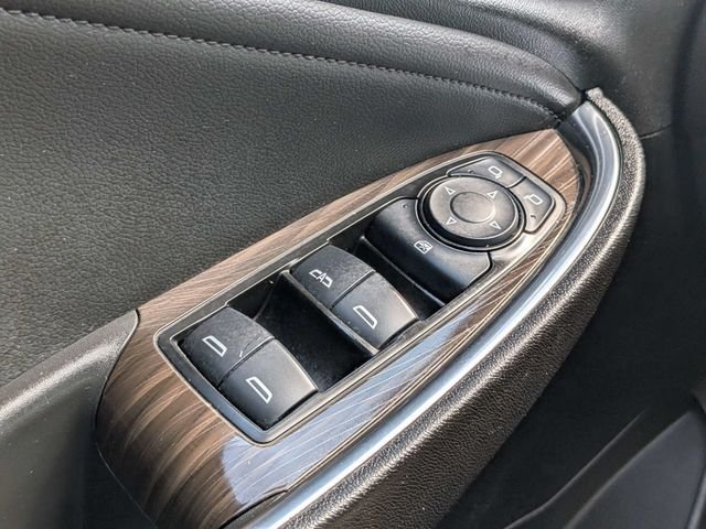 Used 2024 Gray Chevrolet LT image 27