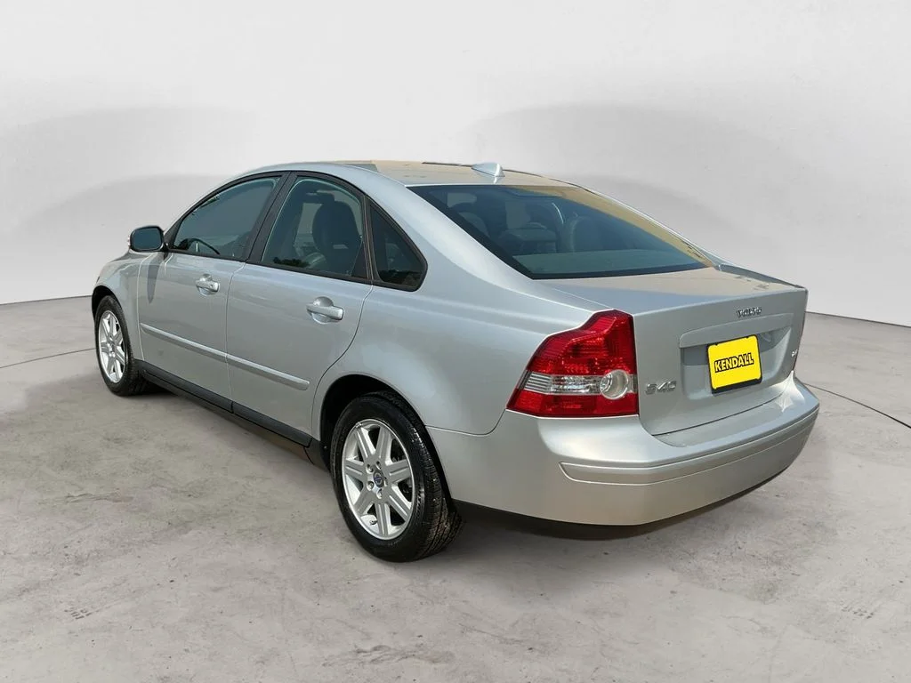 Used 2007 Silver Volvo 2.4i image 7