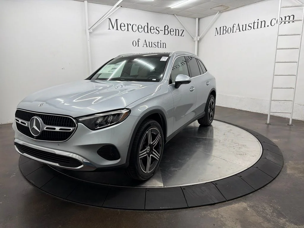New 2027 Silver Mercedes-Benz GLC 300 image 3