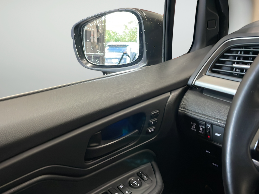 Used 2025 Blue Honda EX-L image 32