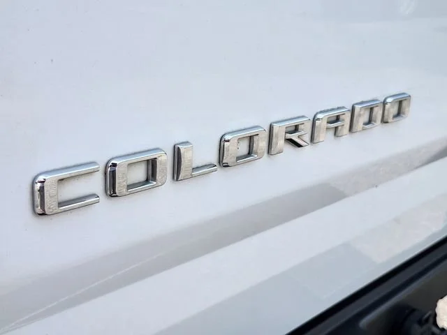 Used 2022 Summit White Chevrolet WT image 19