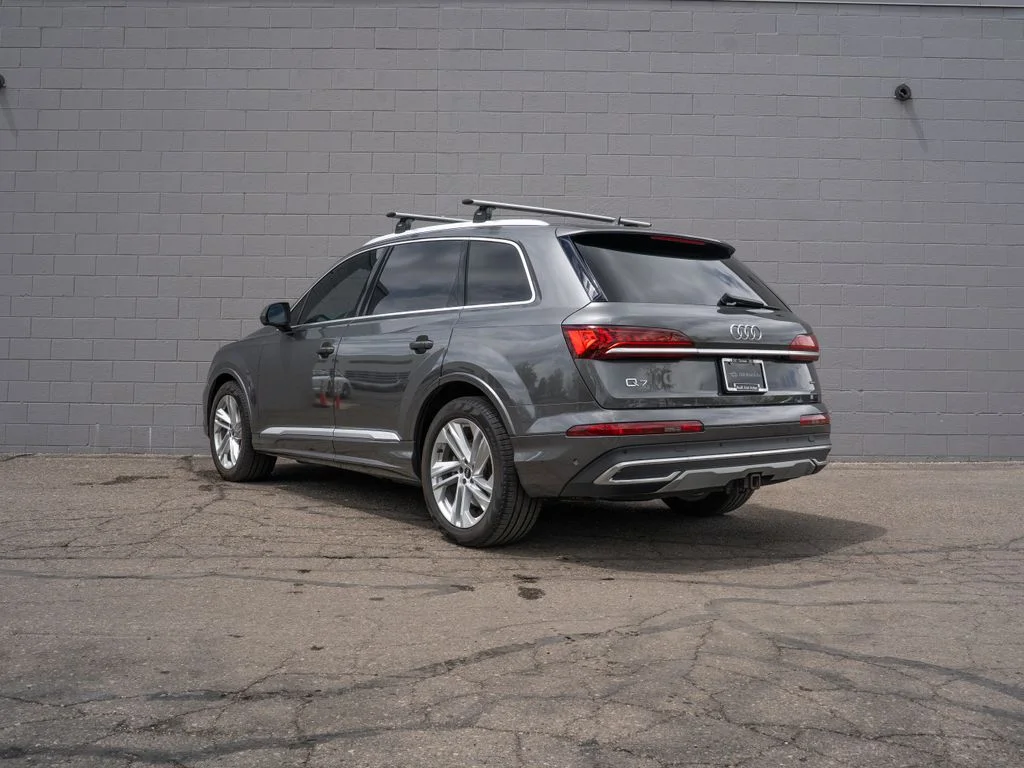 Used 2021 Gray Audi 55 Prestige image 3