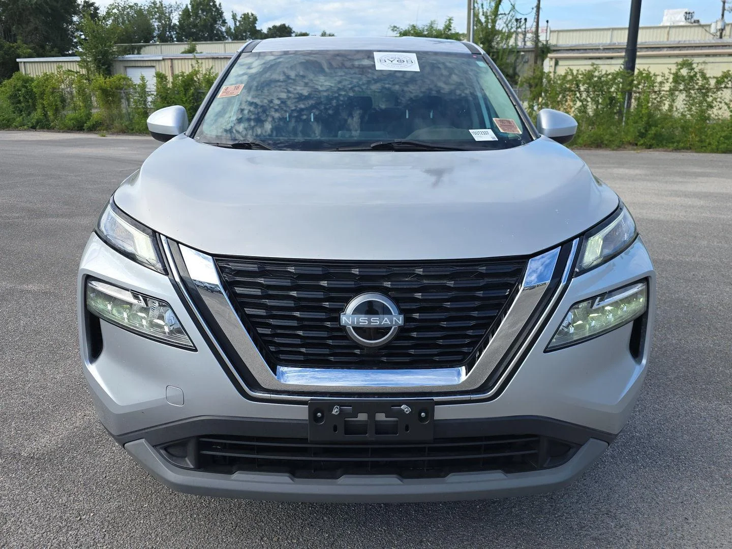 Used 2023 Brilliant Silver Metallic Nissan SV image 10