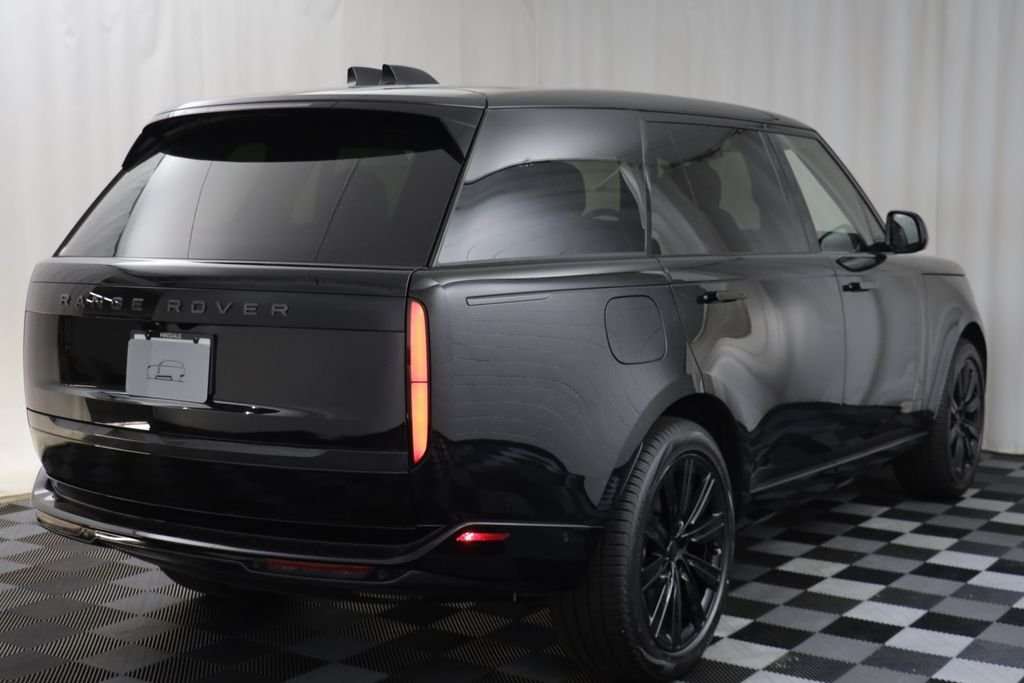 New 2026 Santorini Black LAND ROVER SE 7 Seats image 18