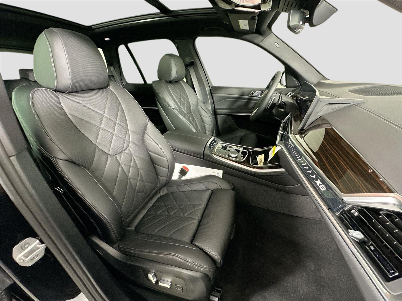 New 2026 Black Sapphire Metallic BMW sDrive40i image 29