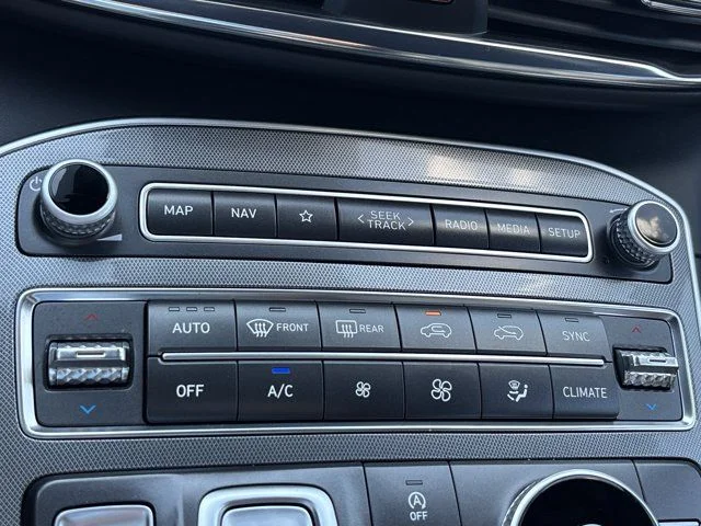Used 2023 Silver Hyundai Calligraphy image 33