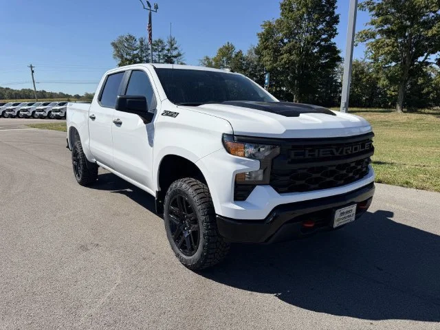 New 2026 Summit White Chevrolet Custom Trail Boss image 2