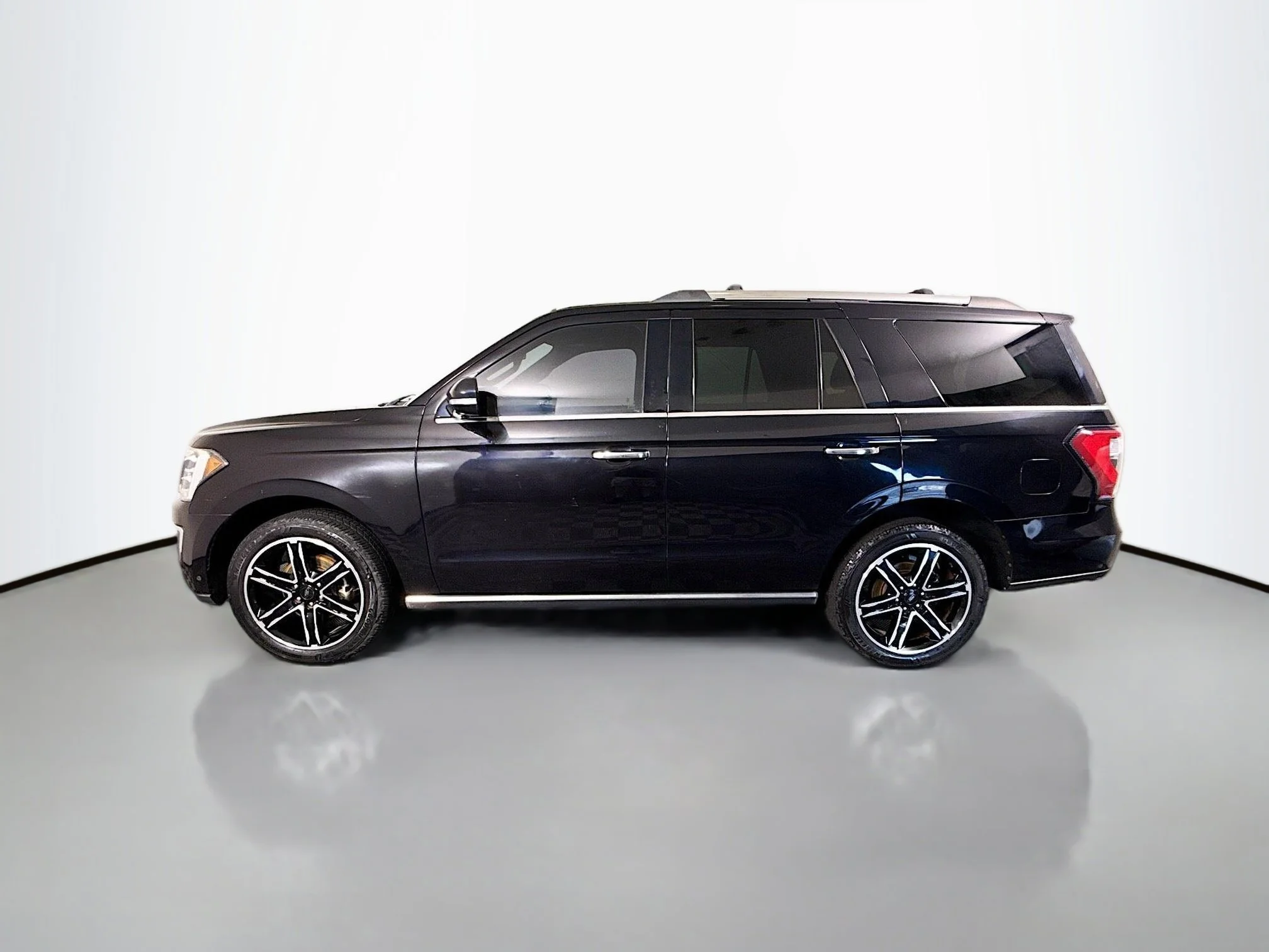 Used 2019 Agate Black Metallic Ford Limited image 4