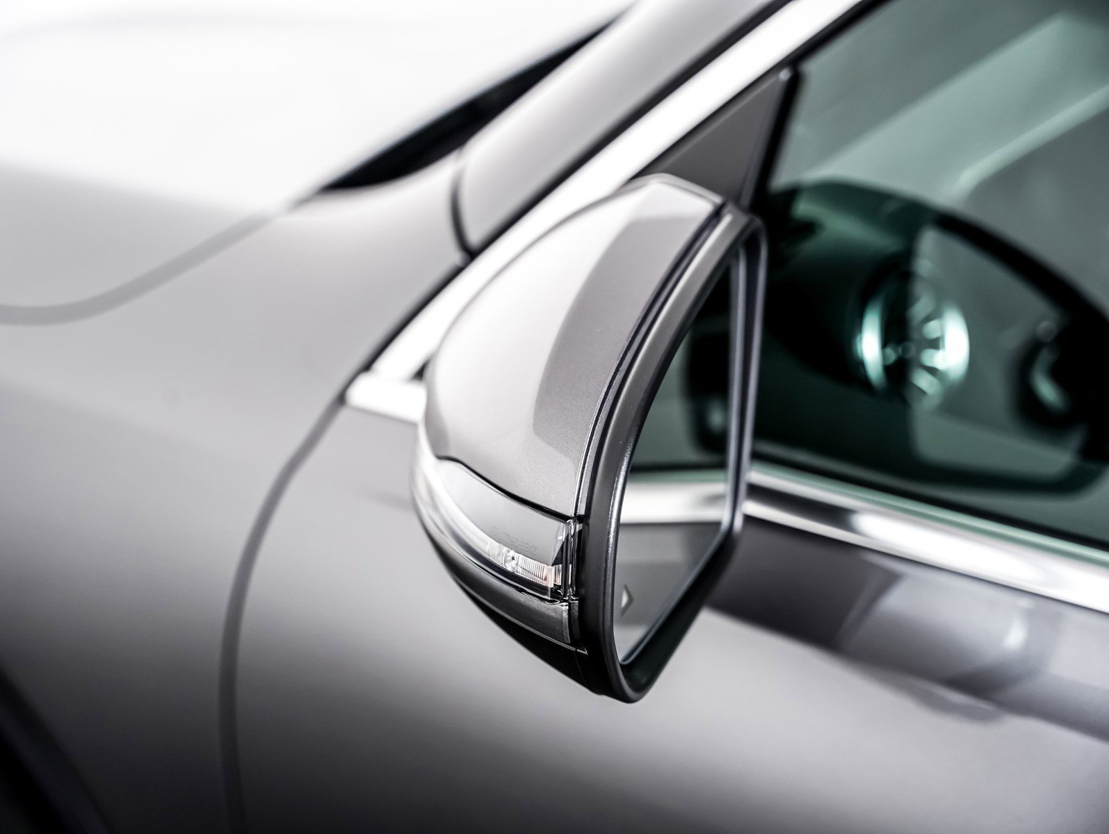 New 2026 Mountain Grey Metallic Mercedes-Benz GLB 250 image 23