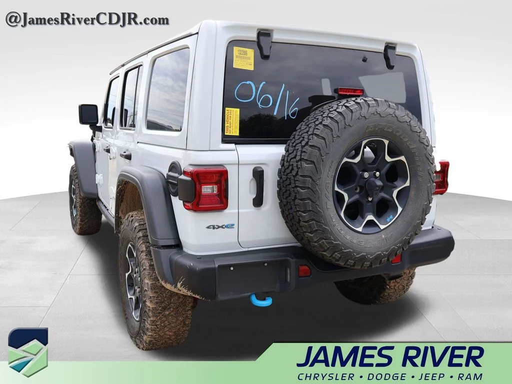 Used 2023 White Jeep Rubicon 4xe image 17