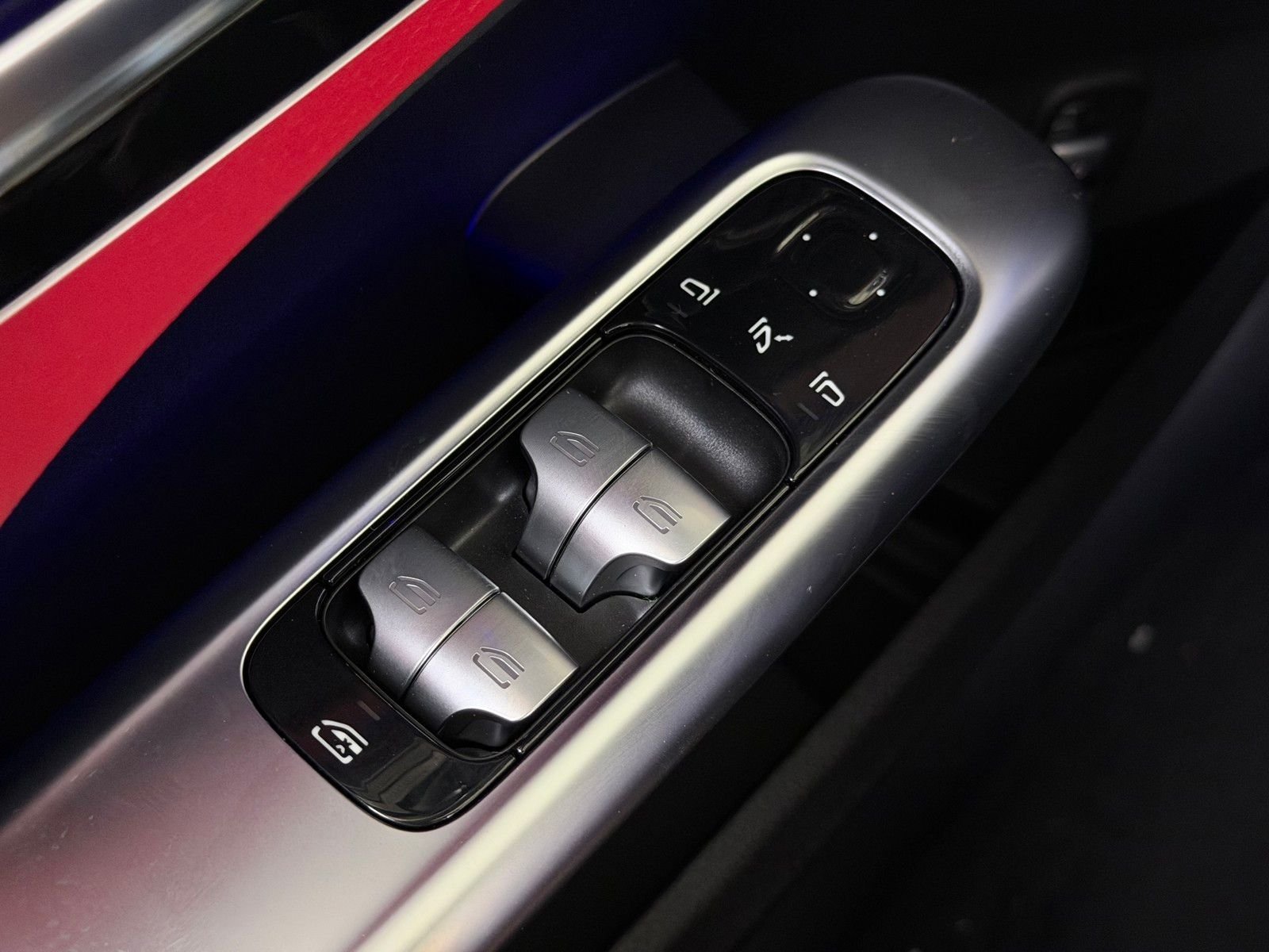New 2026 MANUFAKTUR Moonlight White Metallic Mercedes-Benz AMG® C 43 4MATIC® Sedan image 20