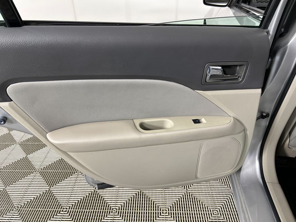 2010 Ford Fusion SE - Photo 15