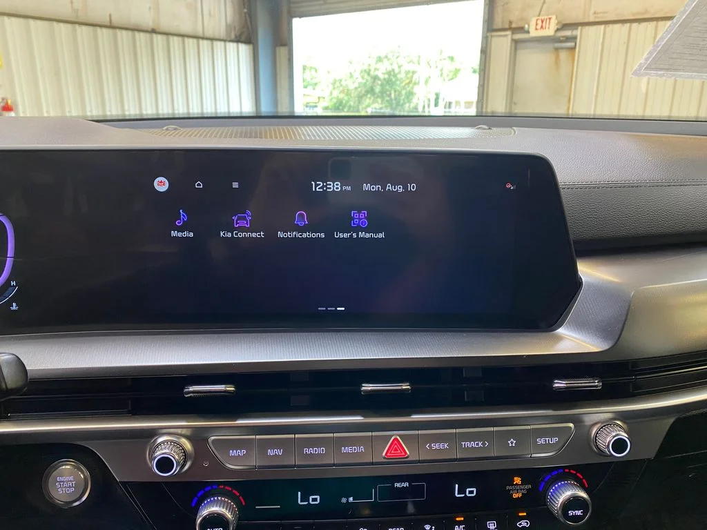 Used 2025 Silver Kia S image 39