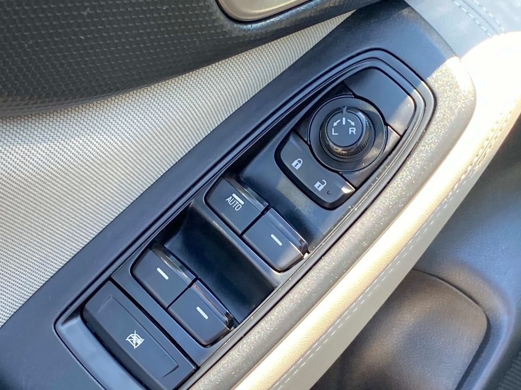 Used 2024 Gray Subaru Base image 30
