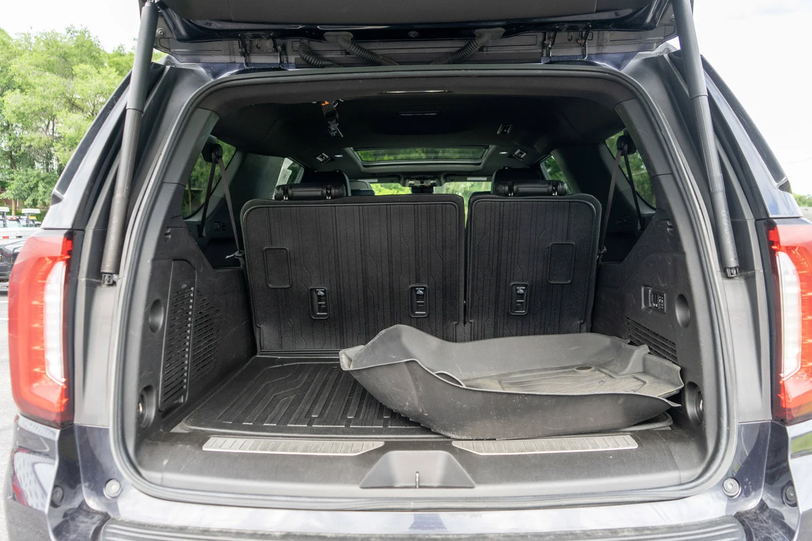 Used 2023 Titanium Rush Metallic GMC Denali image 9