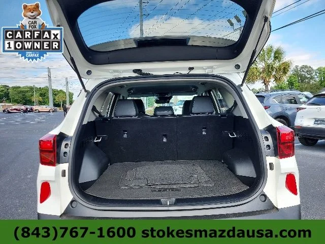 Used 2023 White Kia S image 20