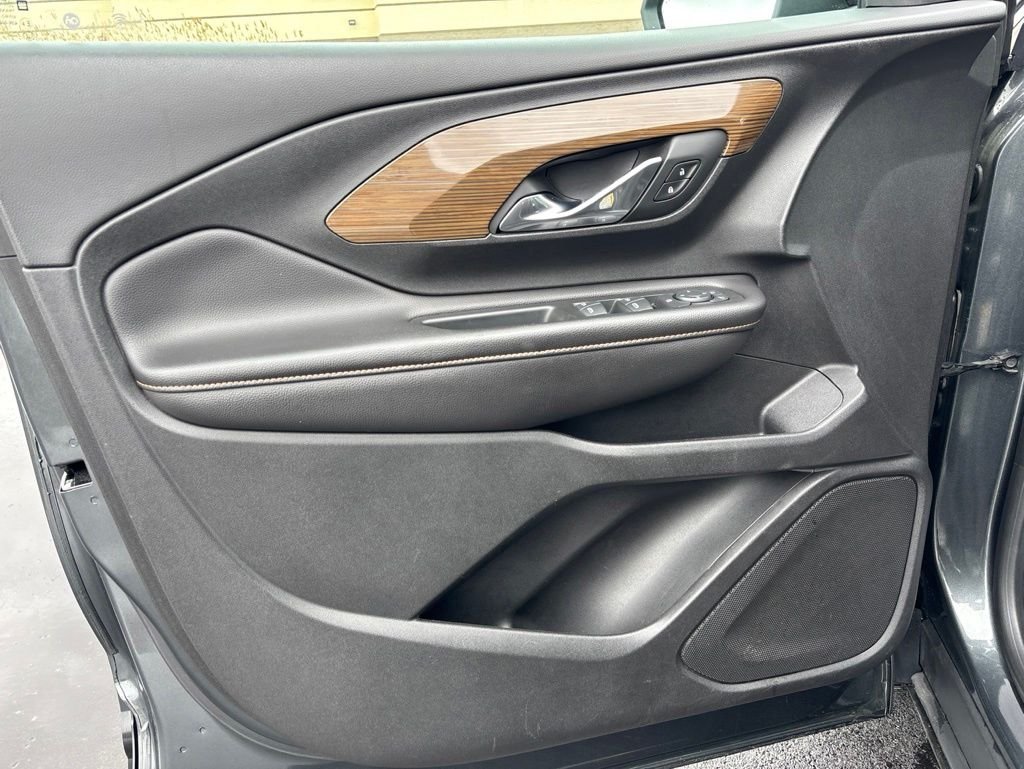 Used 2019 Gray GMC SLE image 16