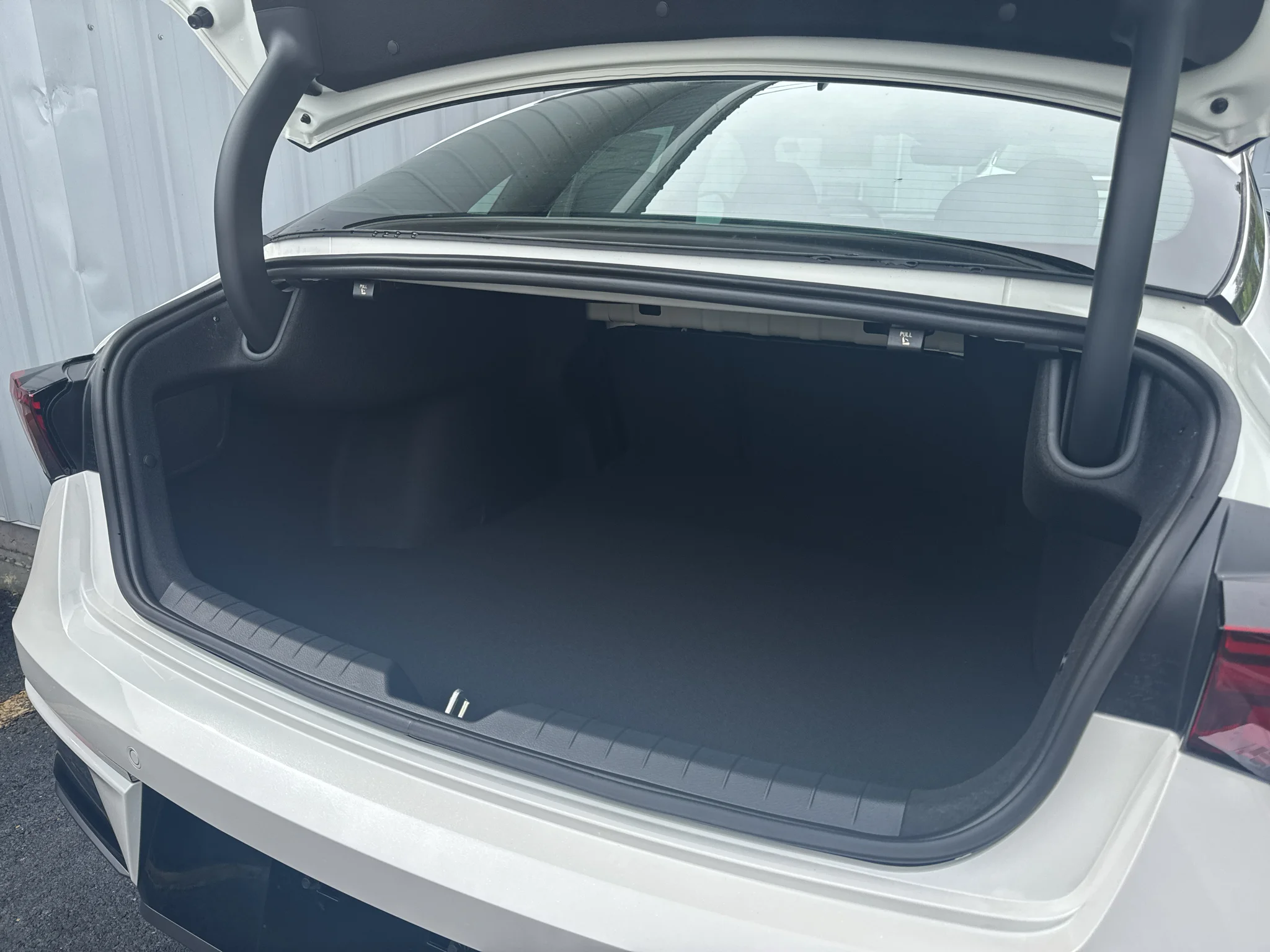 New 2027 Snow White Pearl Kia GT-Line image 17