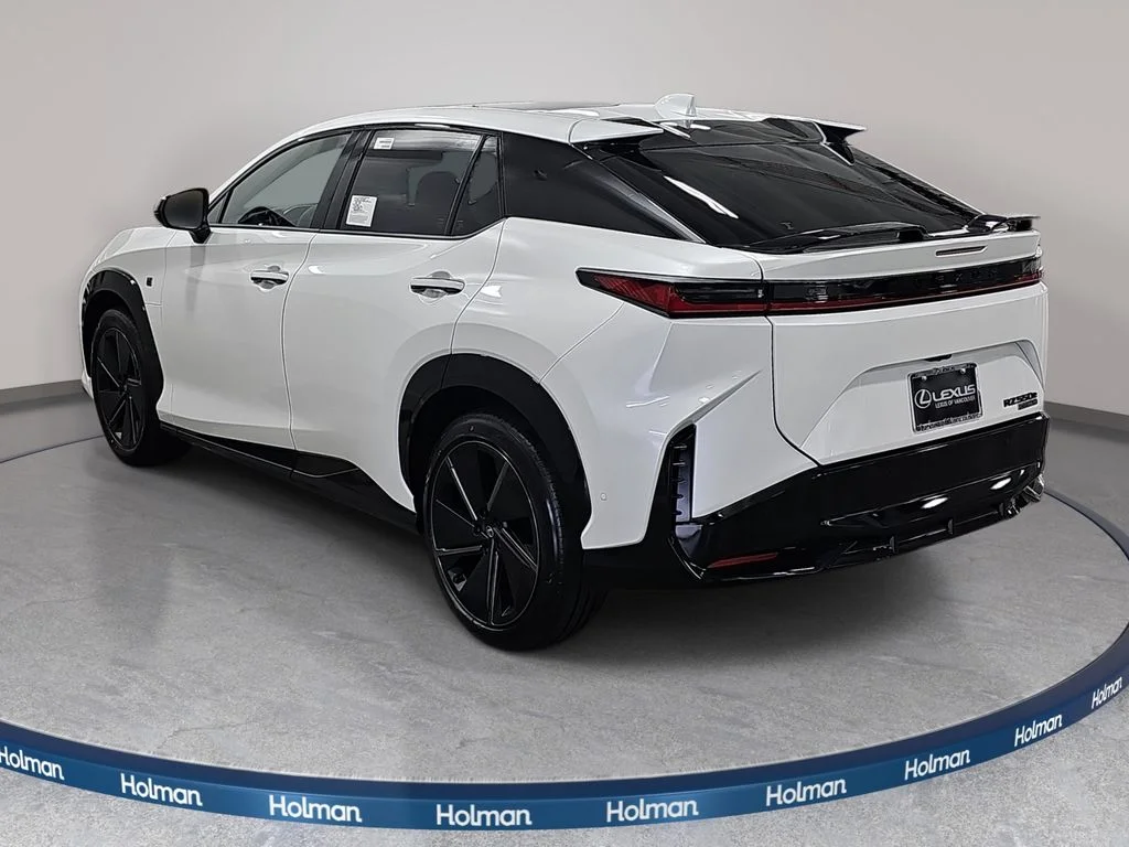 New 2026 Oxygen White Lexus F SPORT AWD image 7