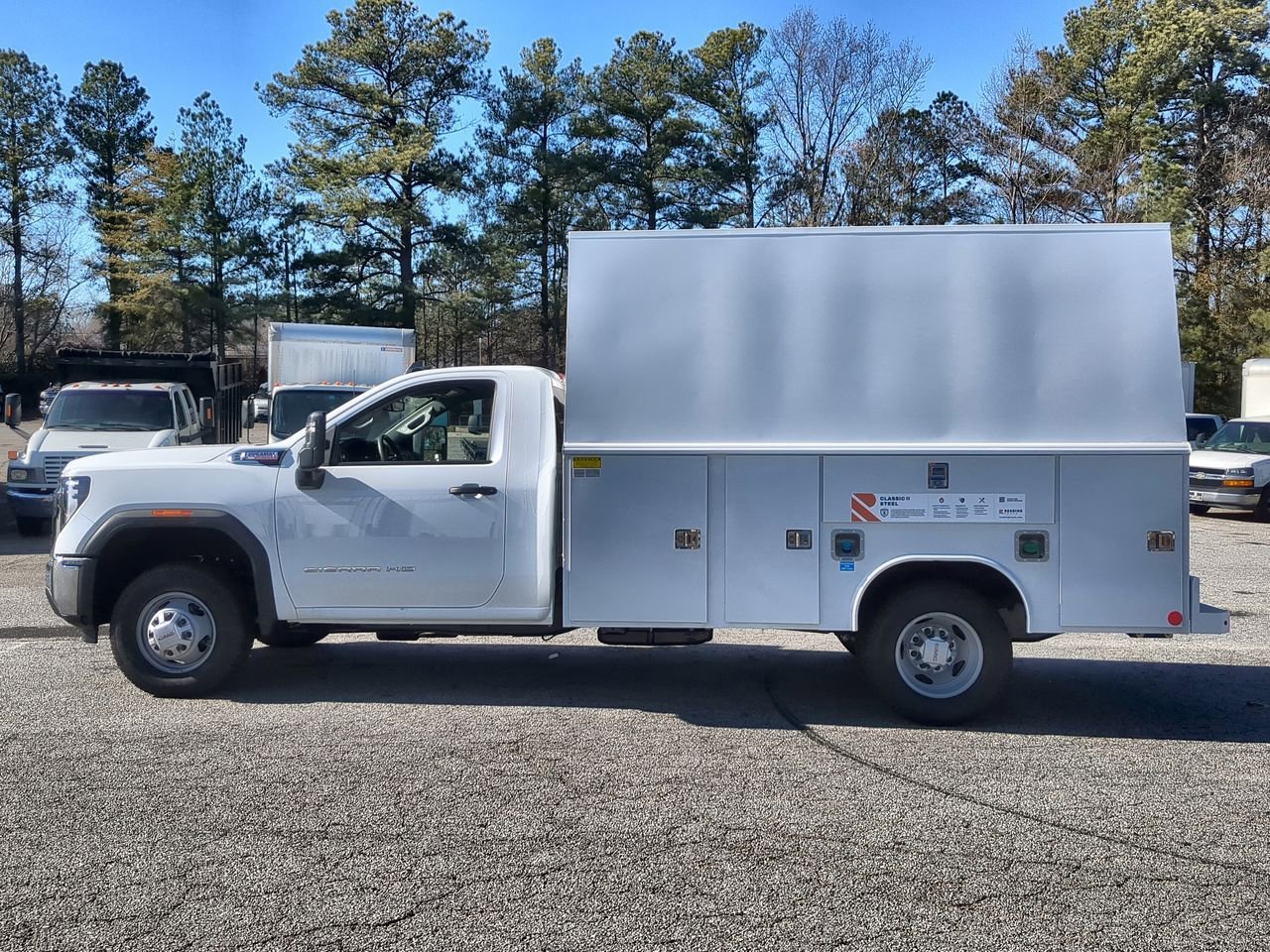 New 2026 Summit White GMC Pro image 5