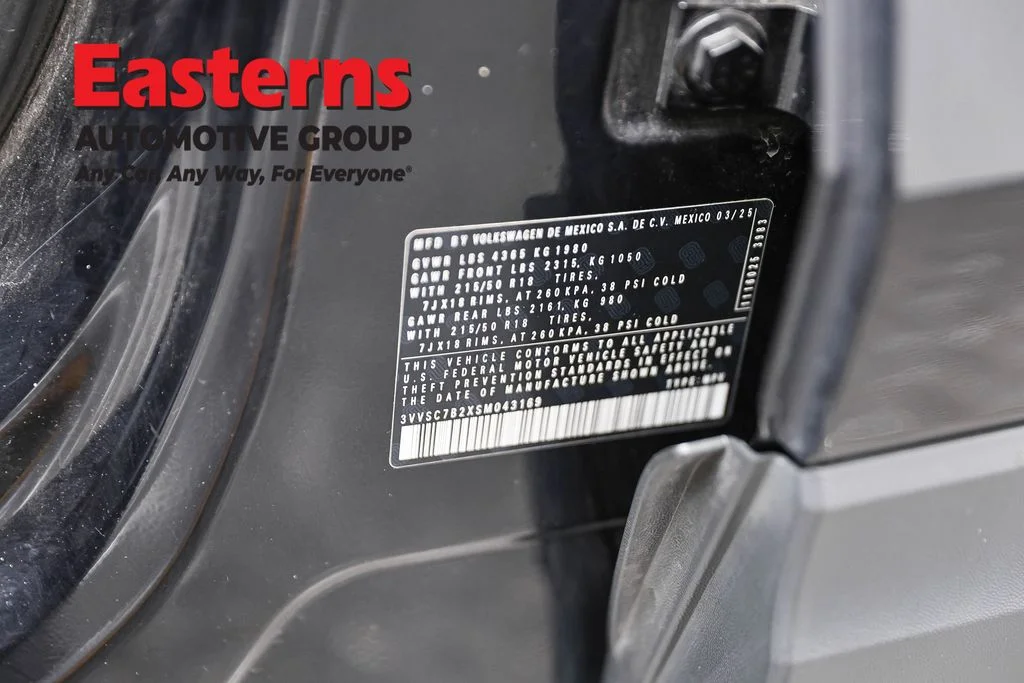 Used 2025 Black Volkswagen 1.5T SE image 31