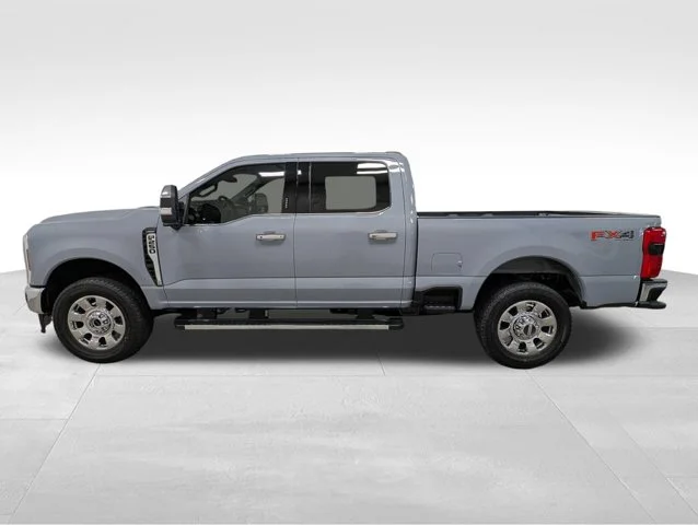 New 2026 Glacier Gray Metallic Tri-Coat Ford F-250® Lariat® image 38