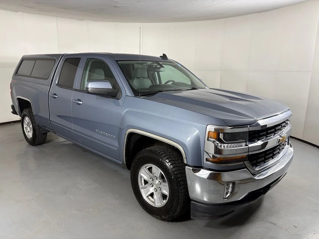 Used 2016 Gray Chevrolet LT image 2
