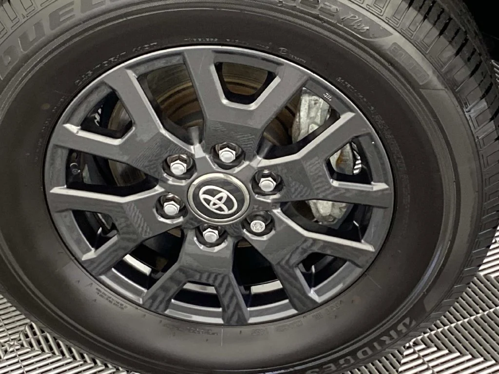 Used 2025 Cutting Edge Toyota SR5 image 26