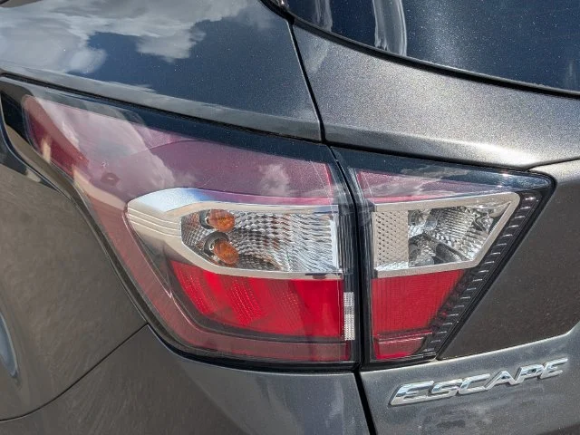 Used 2018 Gray Ford SE image 9