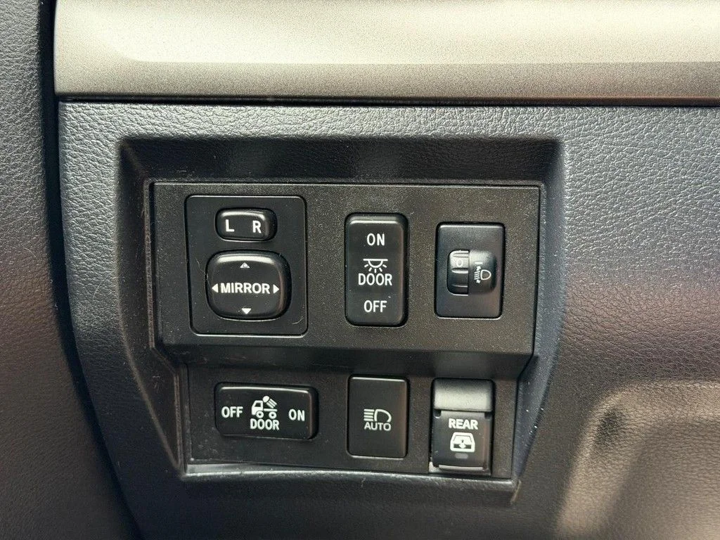 2020 Toyota Tundra SR5 - Photo 17