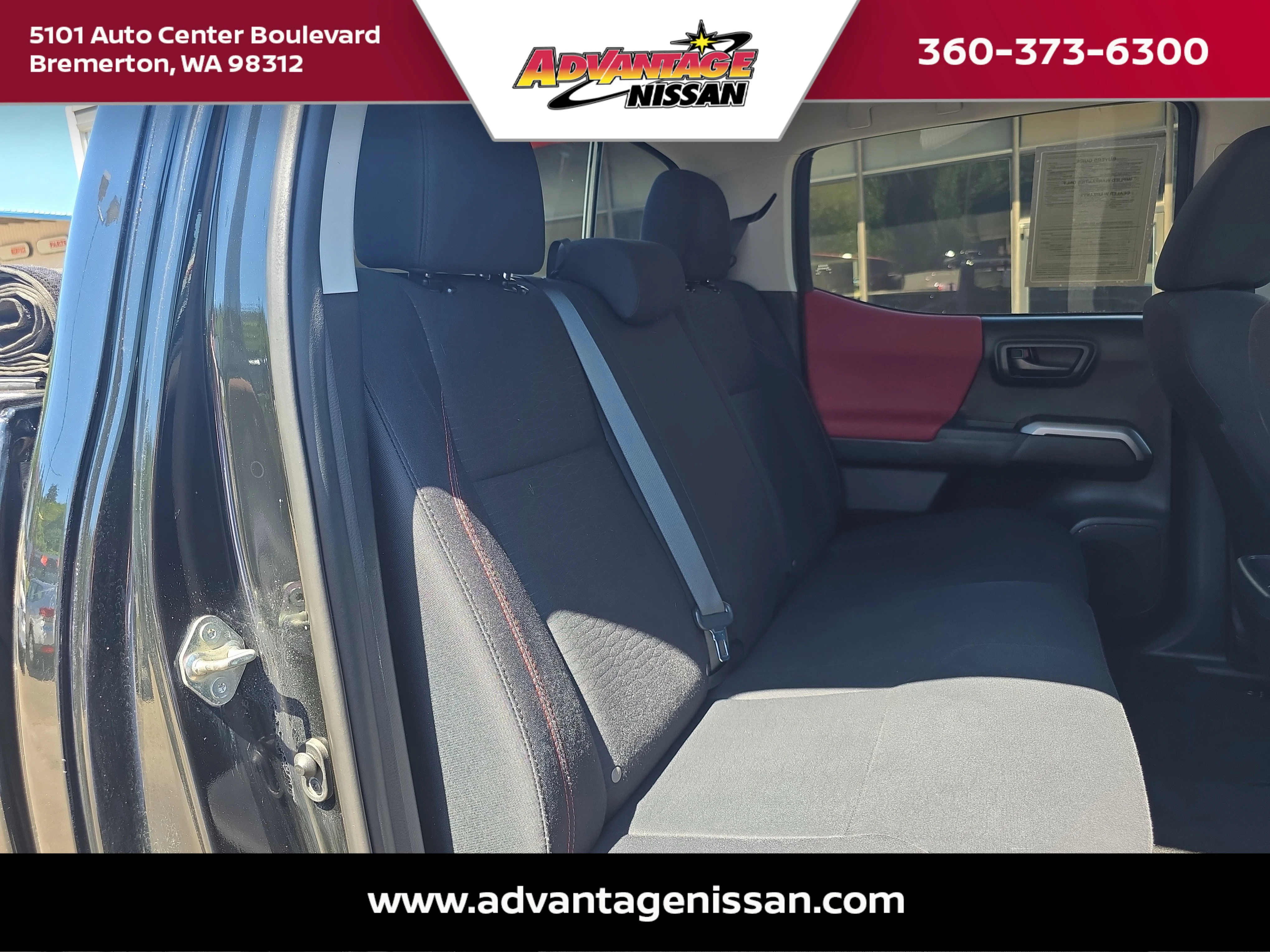 Used 2018 Midnight Black Metallic Toyota SR5 image 14