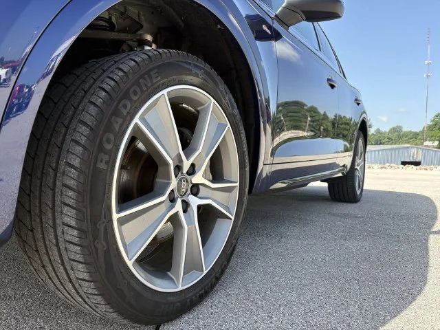 Used 2025 Blue Audi  image 17