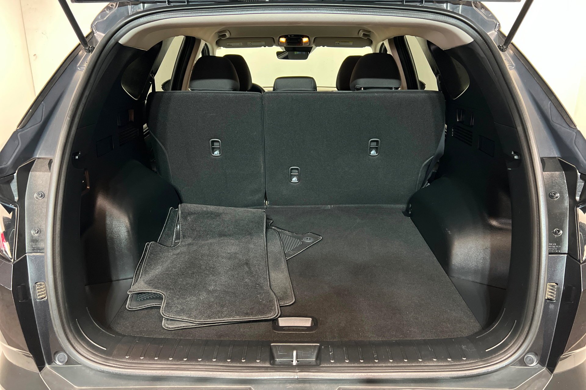 Used 2022 Portofino Gray Hyundai SEL image 23