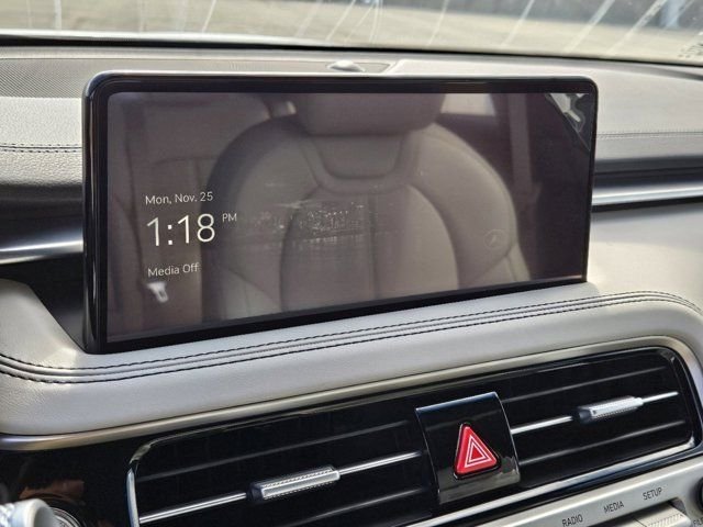 2025 GENESIS G70 Standard - Photo 25