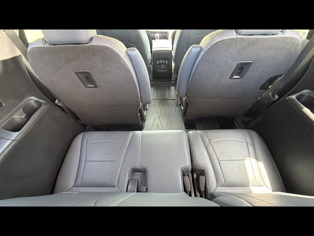Used 2021 Includes Spectra Gray lower exterior accent color.) Buick Essence image 27