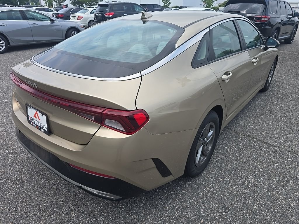 Used 2022 Beige Kia LXS image 5